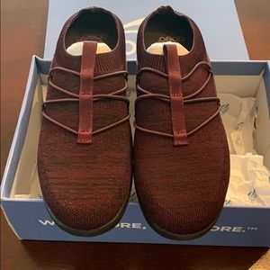 Abeo Emely skip on sneakers